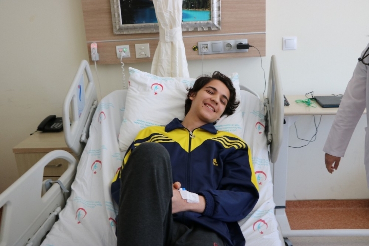 Göğüs Çöküklüğü Olan Çocuğa Kapalı Ameliyat Yapıldı