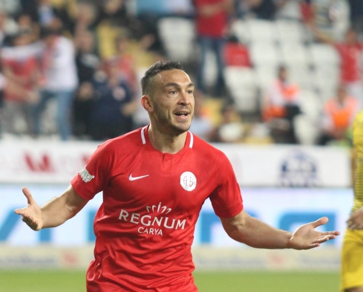 Antalyaspor’da Mevlüt Erdinç Fırtınası