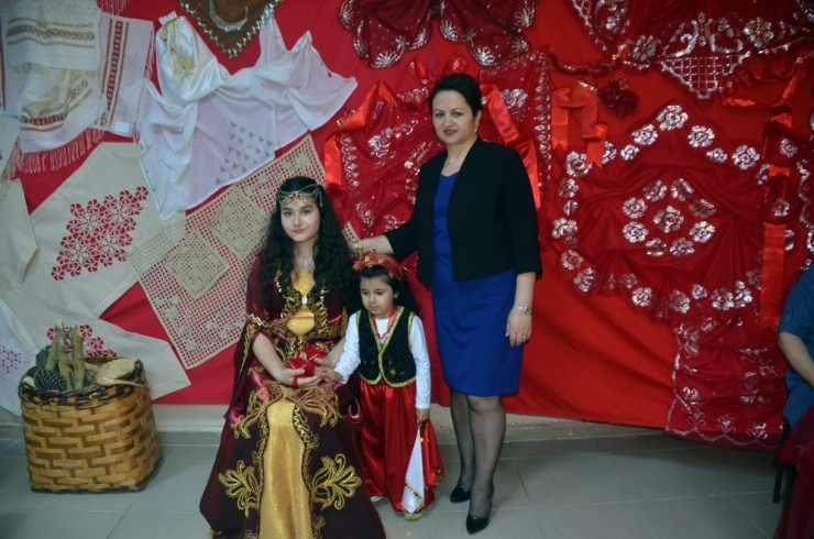 El Emekleri Görücüye Çıktı