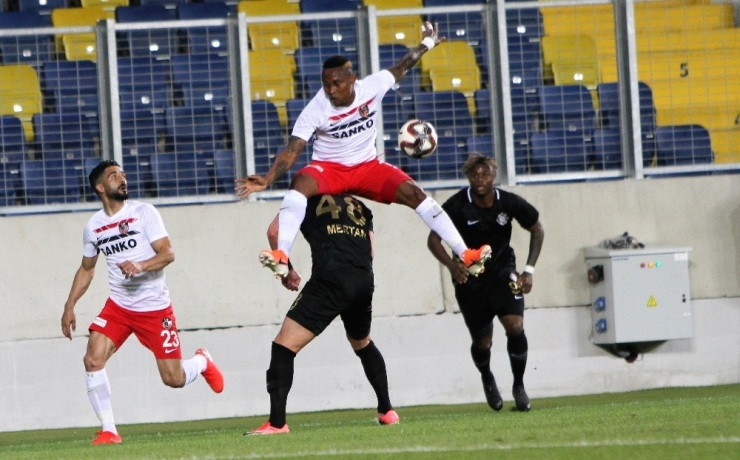 Osmanlıspor: 2 - Gazişehir Gaziantep: 0 (Pen 8-9)