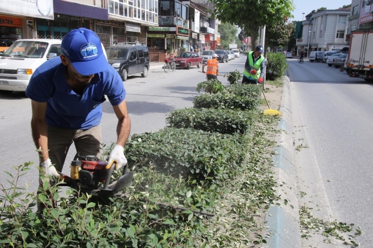 Akyazı Belediyesinden Bayram Temizliği