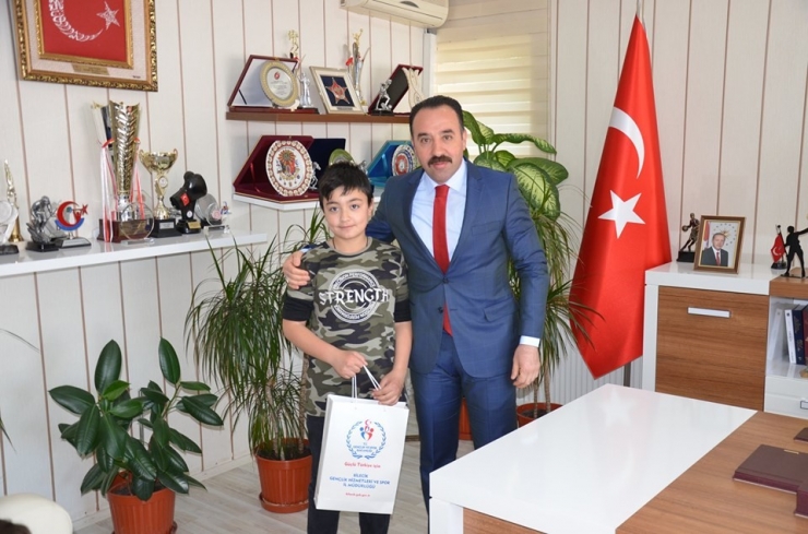Başarılı Sporculardan İl Müdürü Yıldız’a Ziyaret