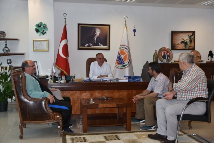 Gemlik Sahilleri Öğrenciler Eliyle Pırıl Pırıl