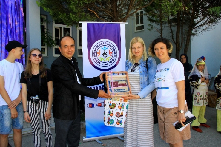 Türk Kültürünü Öğreniyorlar