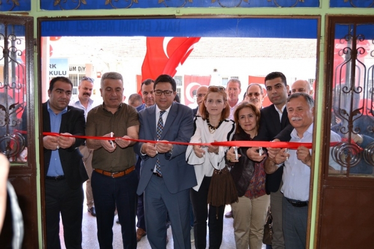 Kursiyerlerden Yıl Sonu Sergisi