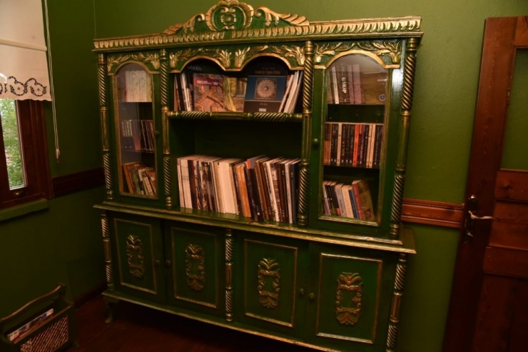 Güllü Konak, Törenle Kapılarını Açtı