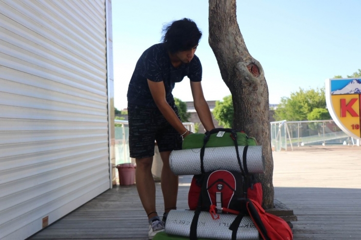 18 Yaşındaki Ali, Otostopla 58 İl Gezdi