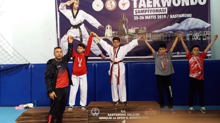 Madalyaları Topladılar