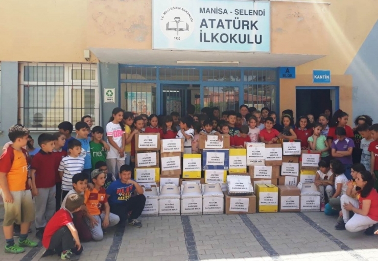 Öğrenciler Harçlıklarıyla Ramazan Kolisi Hazırladı