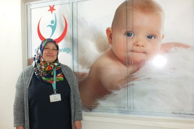 Hatice Tekin, ’Yılın Ebesi’ Seçildi