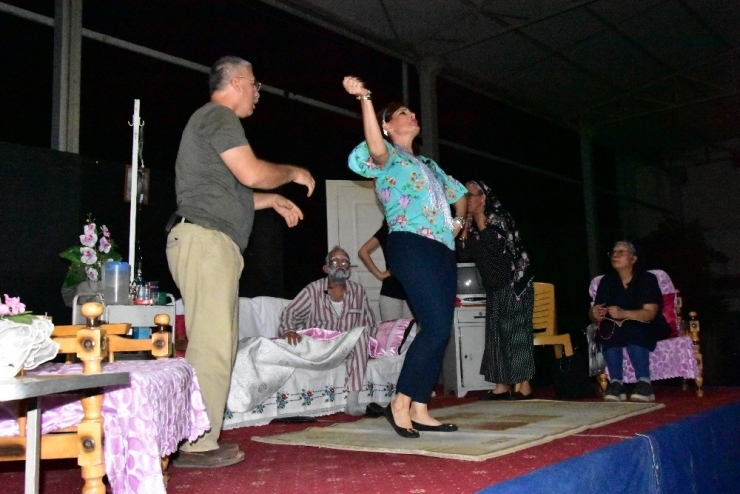 Pirlibey’de Tiyatro Coşkusu