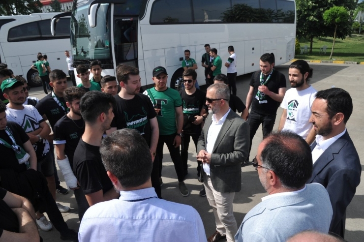 Sakarya Üniversitesi’nden Sakaryaspor’a Tam Destek