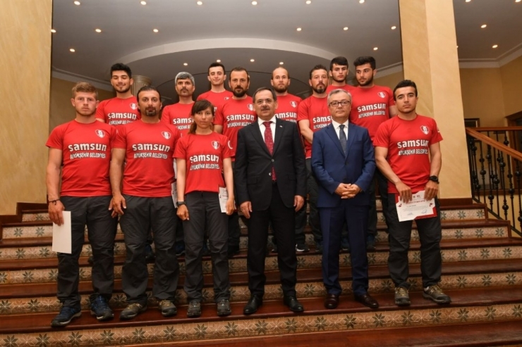 Başkan Demir’den Dragon Bot Sporcularına Övgü: