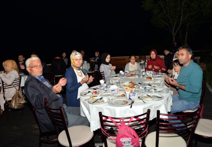 Şehit Ve Gazi Aileleri İftarda Buluştu