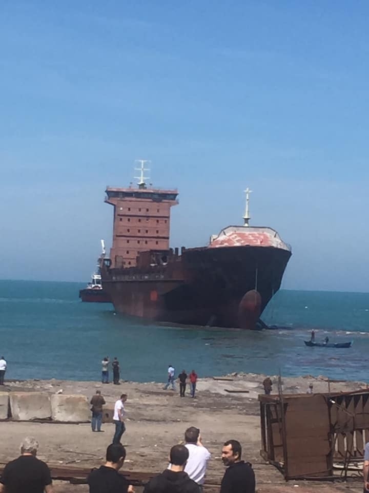 12 Yıldır Kızakta Bekleyen Gemi Denize İndirildi