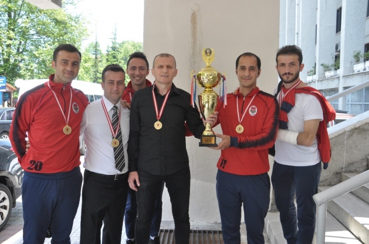 Başsavcı, Şampiyon Takımı Makamında Ağırladı