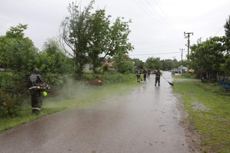 Adapazarı’nda Temizlik Çalışmaları Gece Gündüz Devam Ediyor