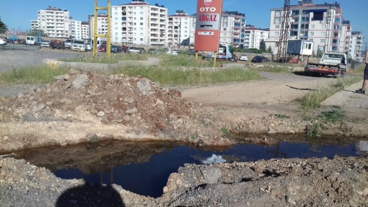 Ergani’de Vatandaşlar Lağım Kokusundan Şikayetçi