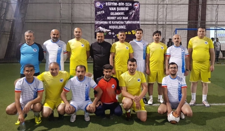 Gazetecilerle Sendikacılar Arasında Dostluk Maçı