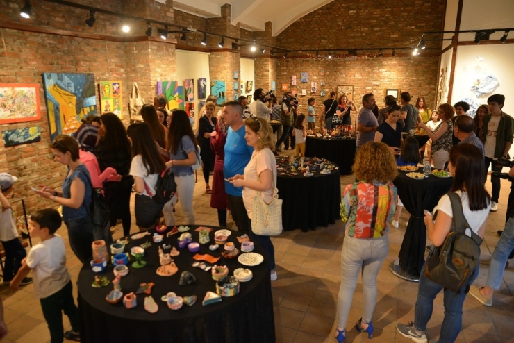 Sanata Gel Sergisinde Çocukların Eserleri Görücüye Çıktı