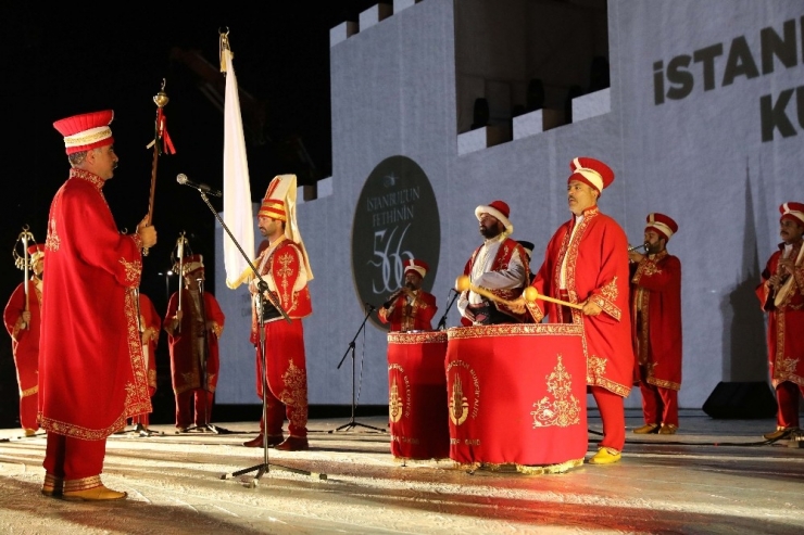 İstanbul’un Fethi’nin 566. Yılı Maltepe Sahili’nde Kutlandı