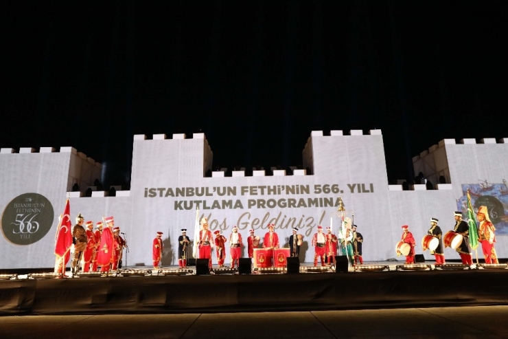 İstanbul’un Fethi’nin 566. Yılı Maltepe Sahili’nde Kutlandı