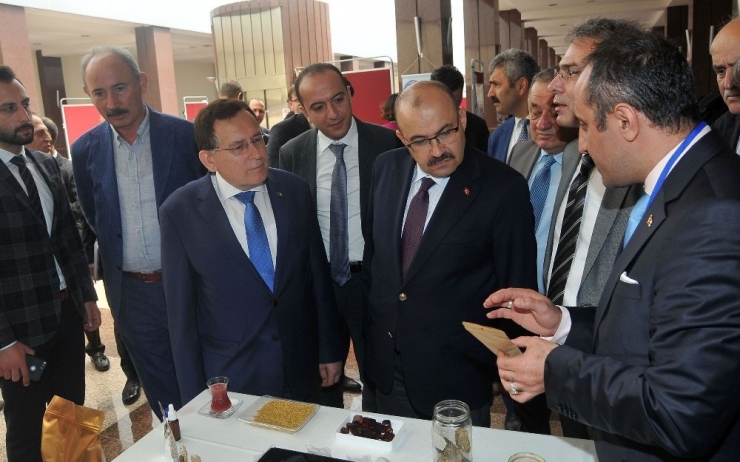 Genç Mühendisler Projelerini Sergiledi