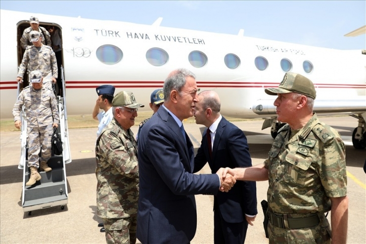 Bakan Akar Ve Komutanlar Adana’da