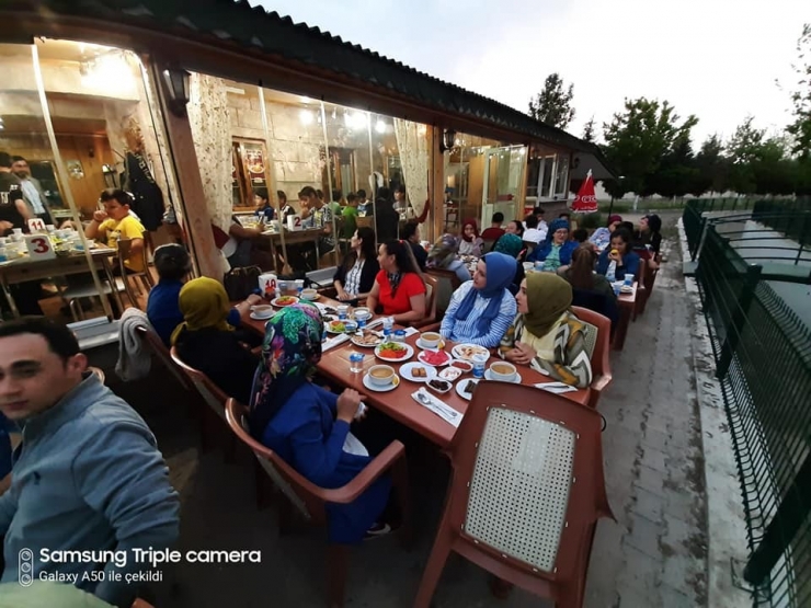 Öğrencilere Sınav Öncesi Motivasyon İftarı