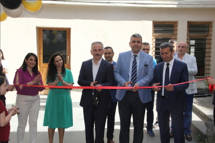 Öğrencilerden Yıl Sonu Sergisi