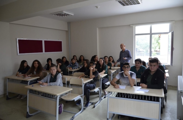 Lise Öğrencilerinin Hayatına Yeni Bir Pencere Ekleniyor