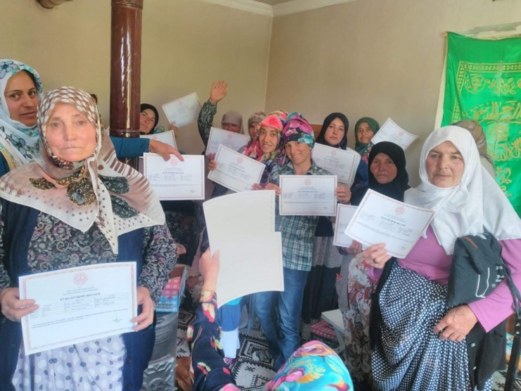 2 Ayda Kur’an-ı Kerim Okumayı Öğrendiler