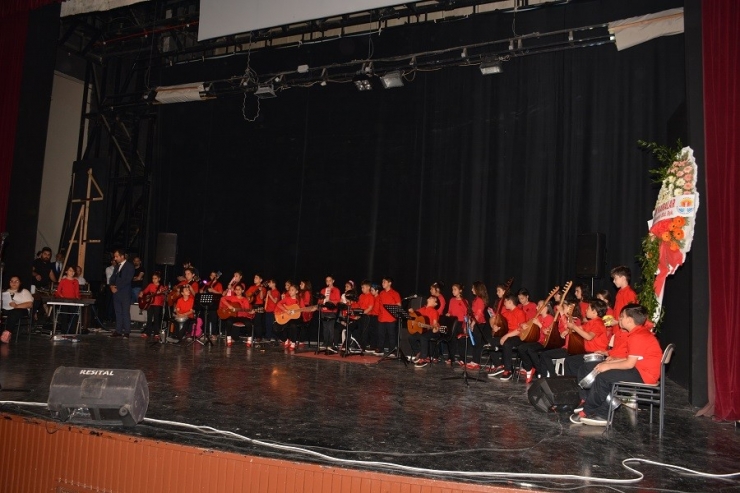 Huzurevi Sakinlerine Moral Gecesi