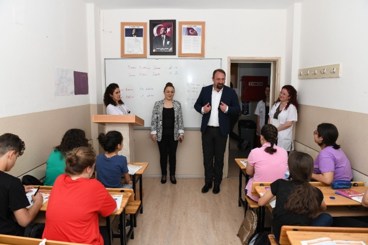 Başkan Gümrükçü’den Öğrencilere Başarı Dileği