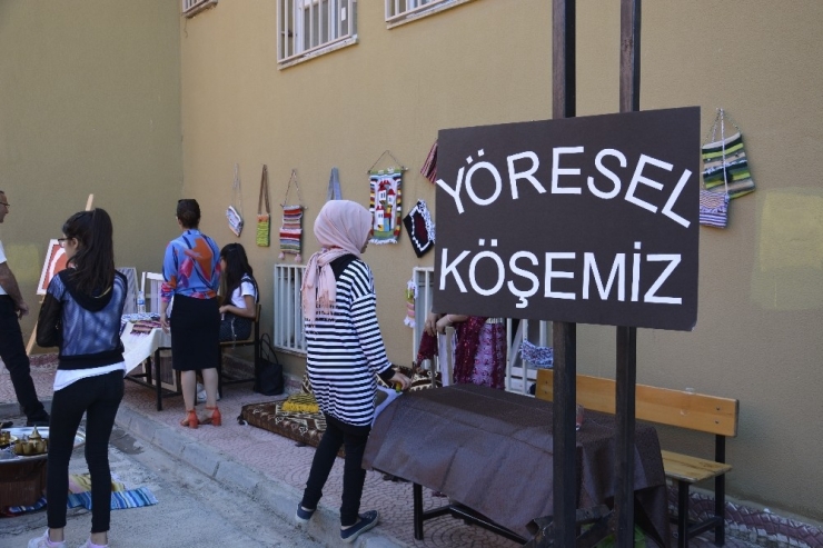 Festival Gibi Yıl Sonu Etkinliği