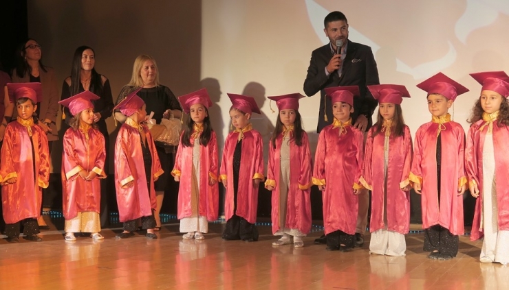 Çocuk Evinde Yıl Sonu Sevinci