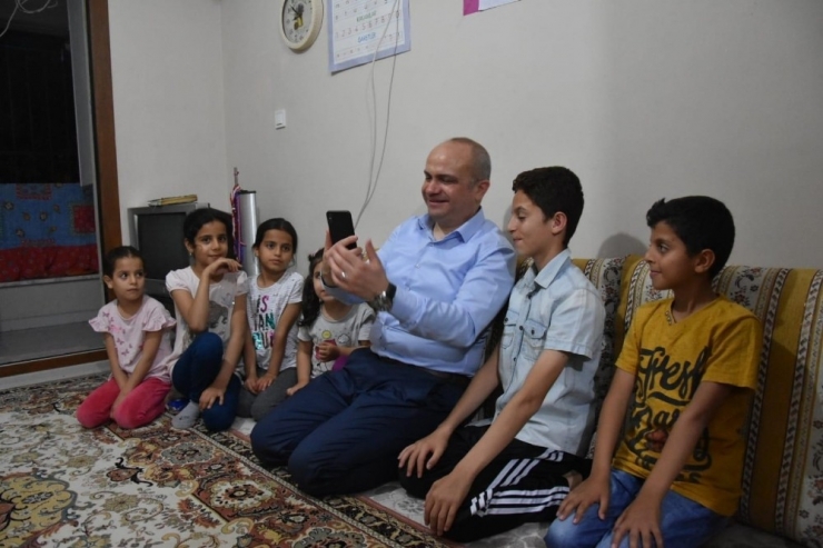 Ak Parti Manisa’da 400 Evde Gönül Sofrası Kurdu