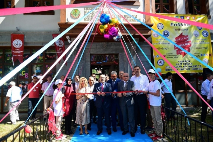 "Kodla Yap, Hayal Et Tasarla Üret Şenliği Başladı