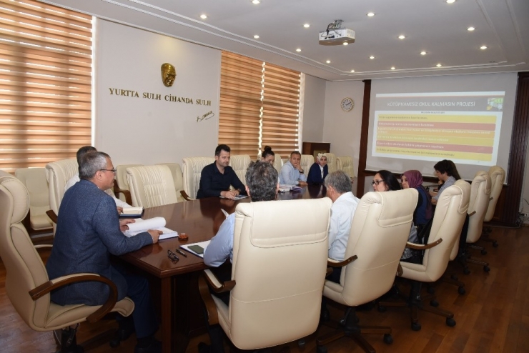 Manisa’da ’Kütüphanesiz Okul Kalmasın’ Projesi