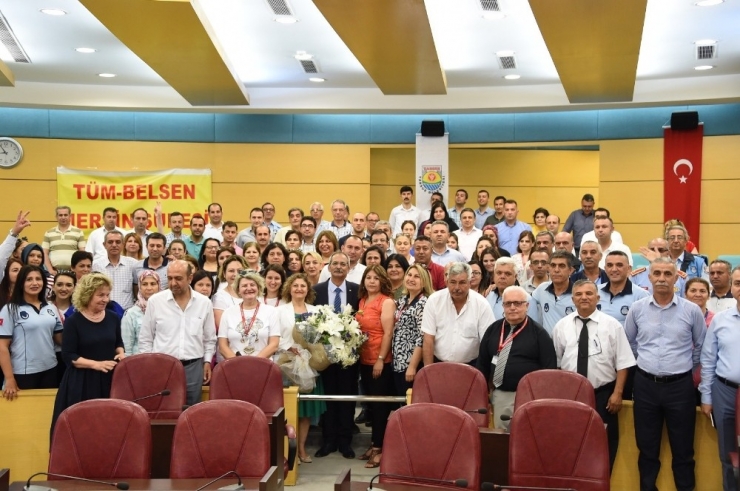 Tarsus Belediyesi’nde Memurların Çifte Bayram Sevinci