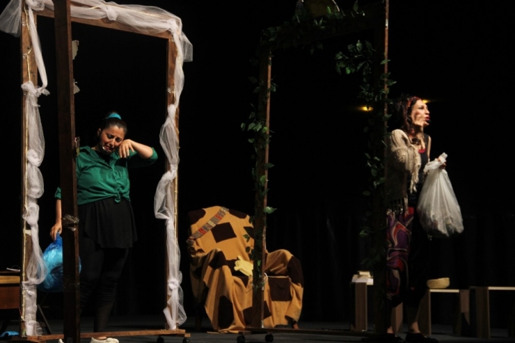 "Kadınlar Filler Ve Saireler" Samsun’da Sahnelendi