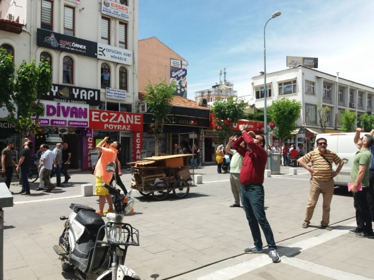 Güneşin Etrafında Gökkuşağı Oluştu, Vatandaşlar Hayranlıkla İzledi