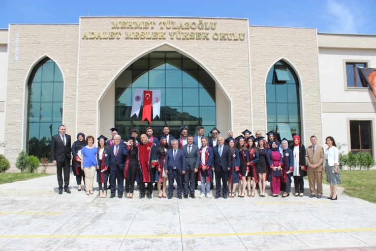 Adalet Myo’da Mezuniyet Sevinci