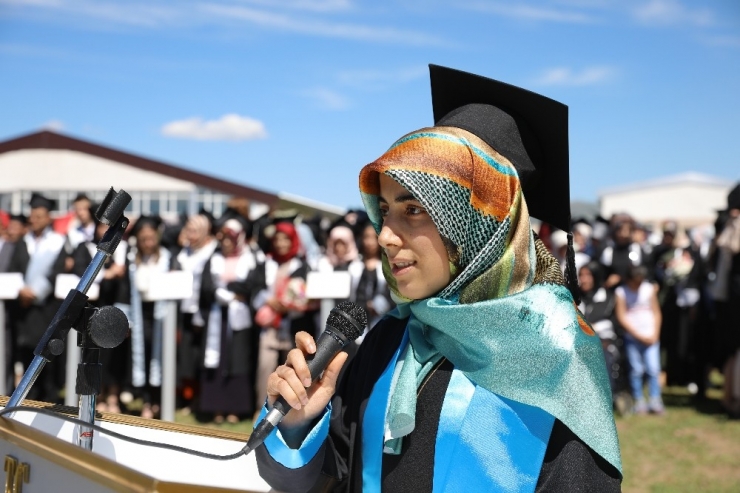 Erzurum Myo Atlı Mezuniyet Töreni Düzenledi