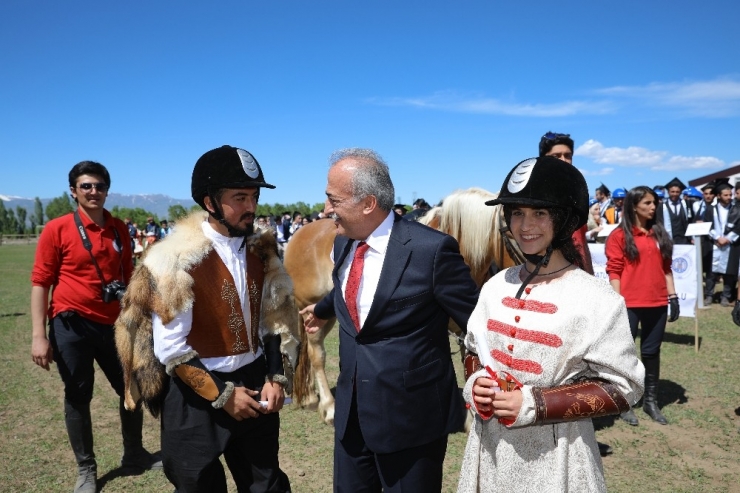 Erzurum Myo Atlı Mezuniyet Töreni Düzenledi