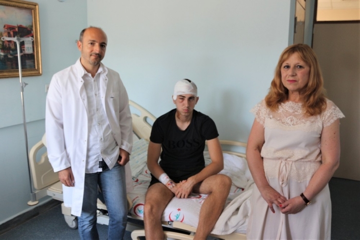 Beyin Kanaması Geçiren Turist, Marmaris Devlet Hastanesi’nde Yapılan Ameliyatla Hayata Tutundu