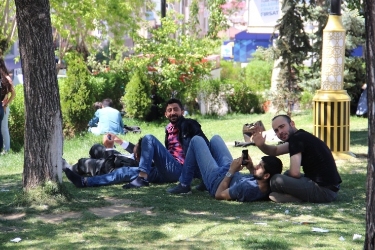 Erzurumlulara ’Afrika’ Şoku; Sıcaklıklar 10 Derece Birden Arttı