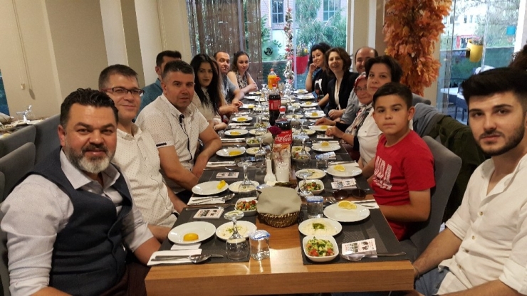 Eskişehir Eczane Teknisyenleri Derneği İftar Programı