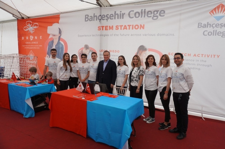 Türk Öğrencilerden İngiliz Akranlarına Bilim Dersi