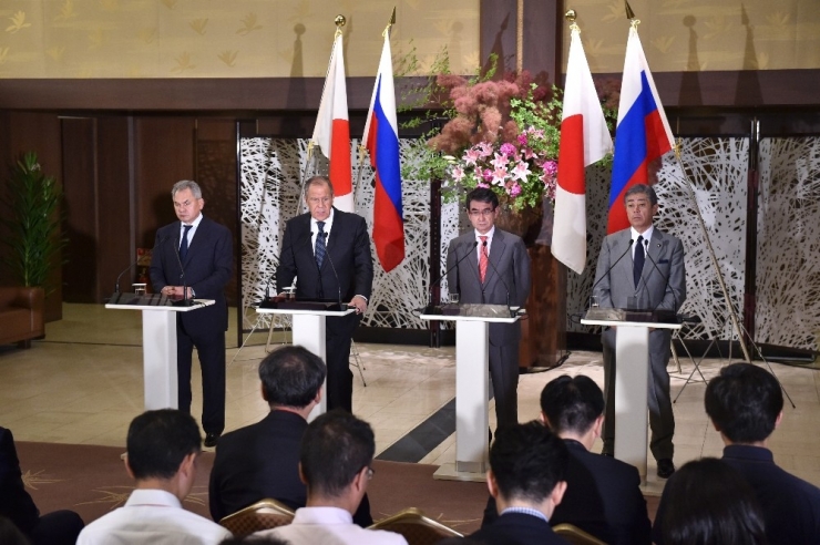 Japon Ve Rus Bakanlardan Tokyo’da Dörtlü Görüşme